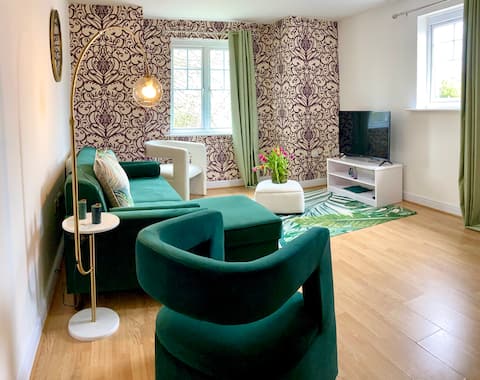 Top Airbnb: Stylish 2 beds Flat, 15 Mins to City in Wavertree