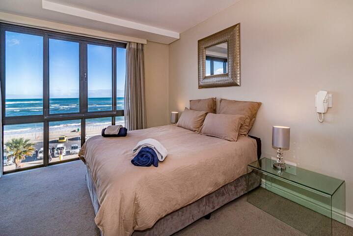 Beach Breaks On Strand 97. gallery image 3