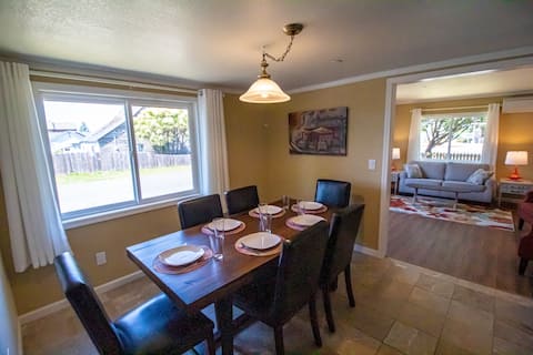 The Eastside Escape: 3BR 2BA Home in Coos Bay