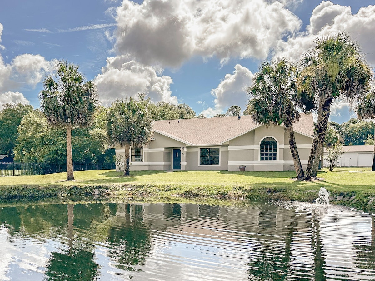 Serenity in the country with a heated pool!