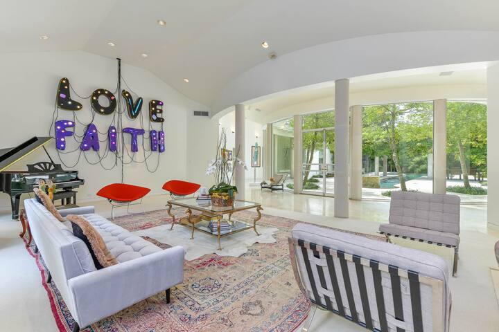 Architectural Oasis gallery image 4