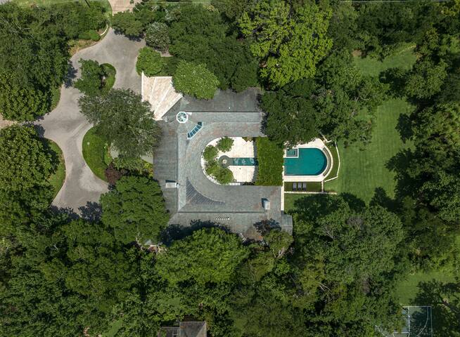 Architectural Oasis gallery image 5