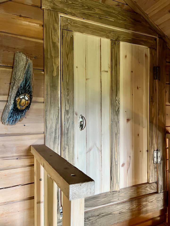 Спалня 3 входа към дома