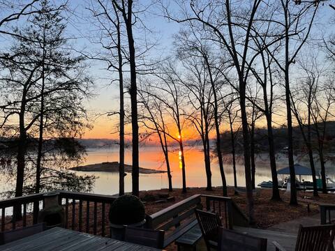 4 bedroom home on spectacular Lewis Smith Lake!