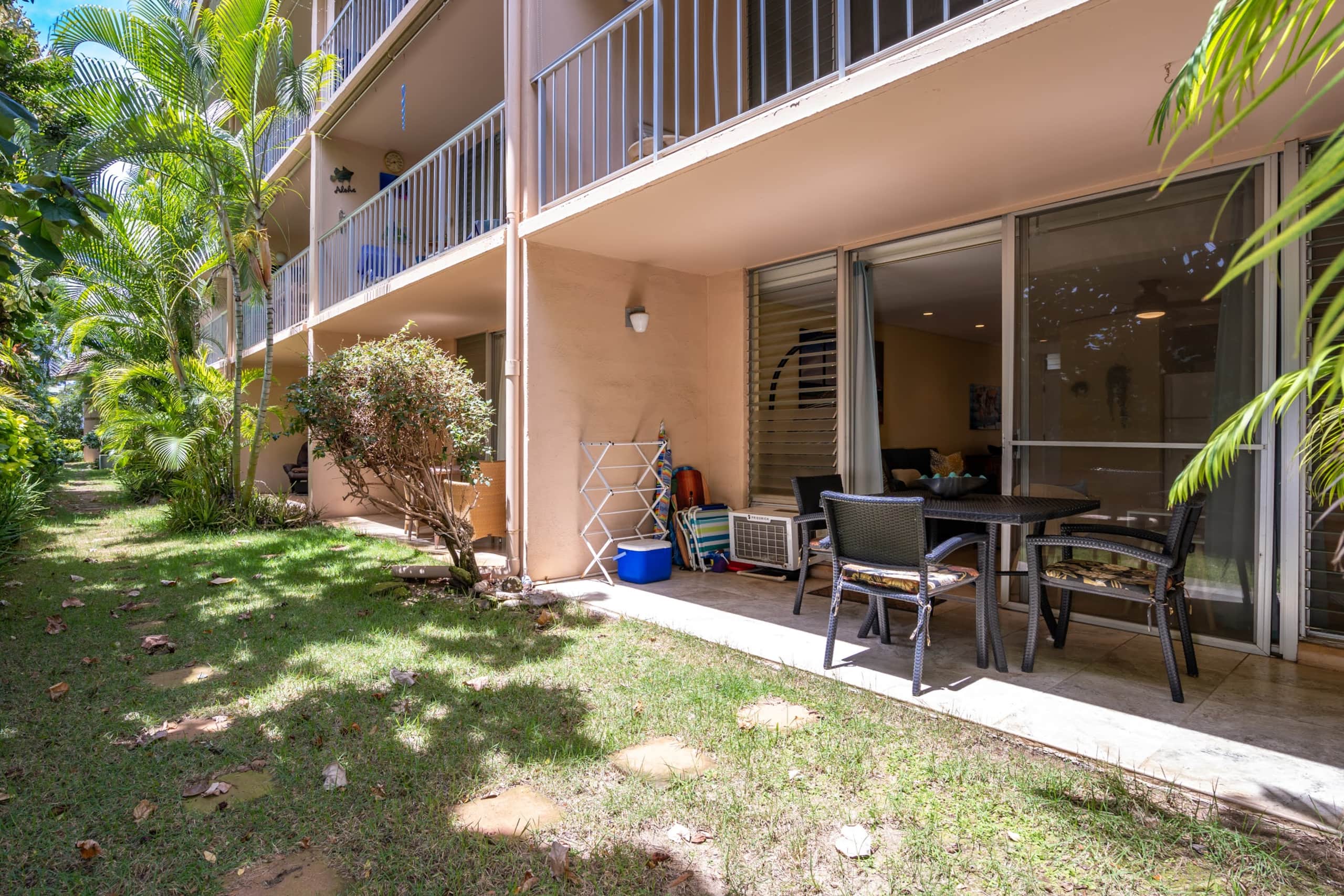 Stylish Condo By The Beach w/ Large Pool - Image 21