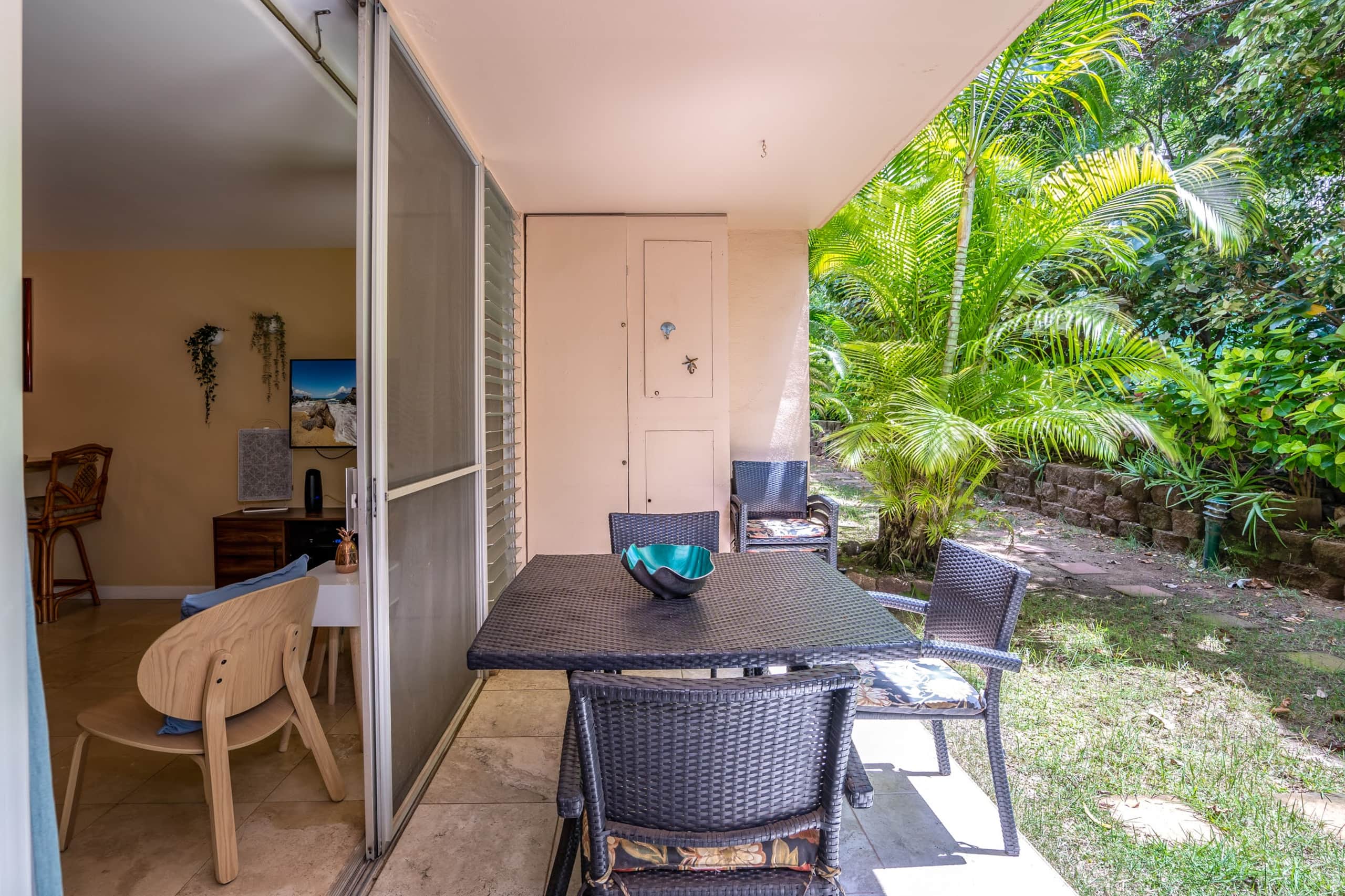 Stylish Condo By The Beach w/ Large Pool - Image 20