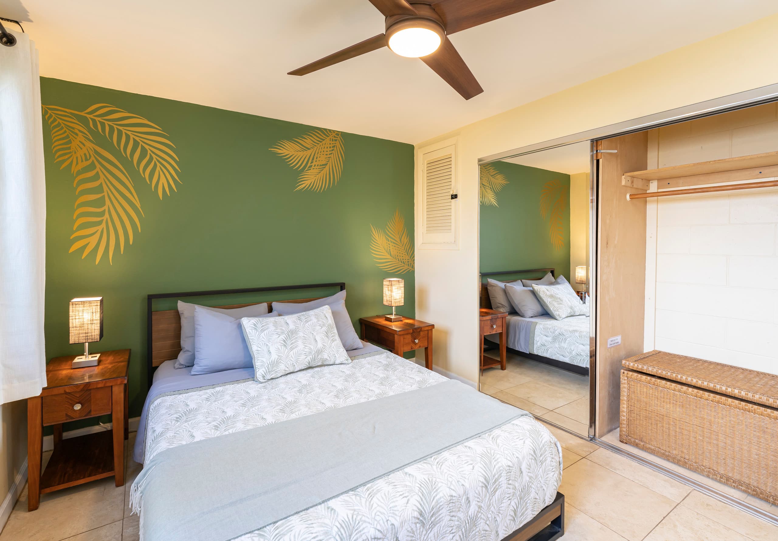 Stylish Condo By The Beach w/ Large Pool - Image 14