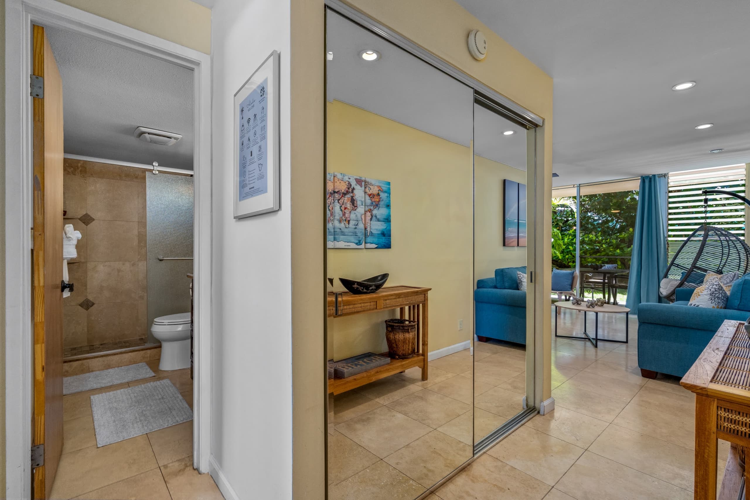 Stylish Condo By The Beach w/ Large Pool - Image 30