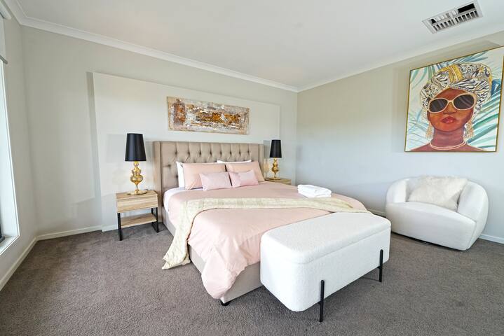 Stayau Wyndham Modern two-story Vacation House gallery image 5