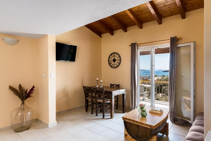 Aloe Superior Seaview Apartment with Hot Tub - Apartments for Rent