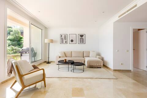 Luxury & Sunny Apartment in Marbella East