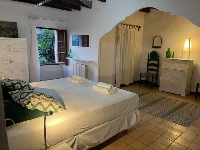 Finca Can Lleig with superb views gallery image 5