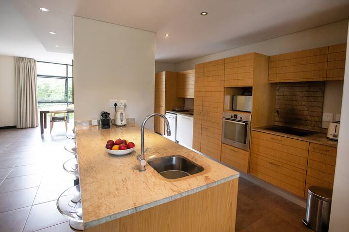 Casa Azzurra- Beach, mountain vibes-new apt w/pool gallery image 5