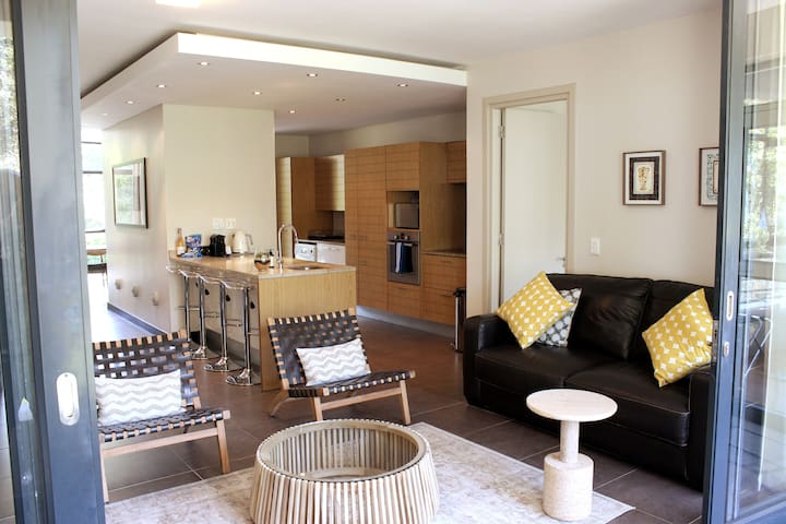 Casa Azzurra- Beach, mountain vibes-new apt w/pool