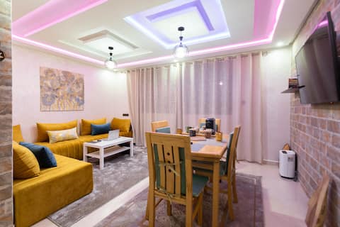 Superb cozy apartment and good location.