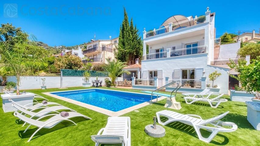* Costacabana – Villa Maribel * close to centre! gallery image 2