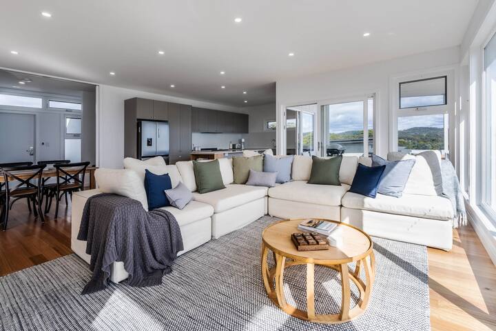 The Lookout Bay of Fires gallery image 2