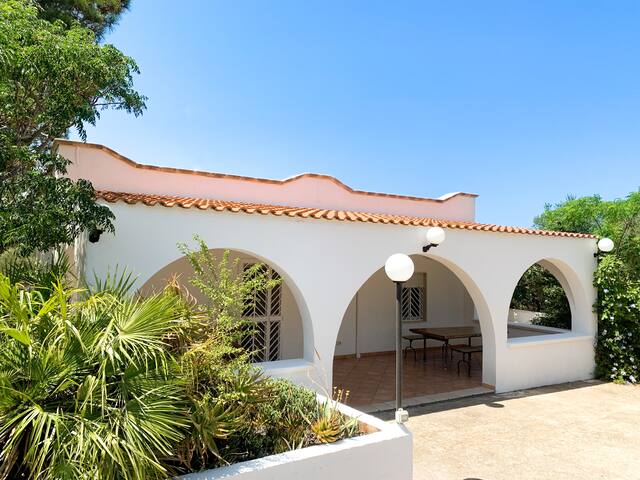 Spacious Villa with private pool in olive groves gallery image 2