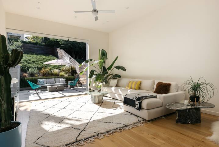 Modern home in Silver Lake