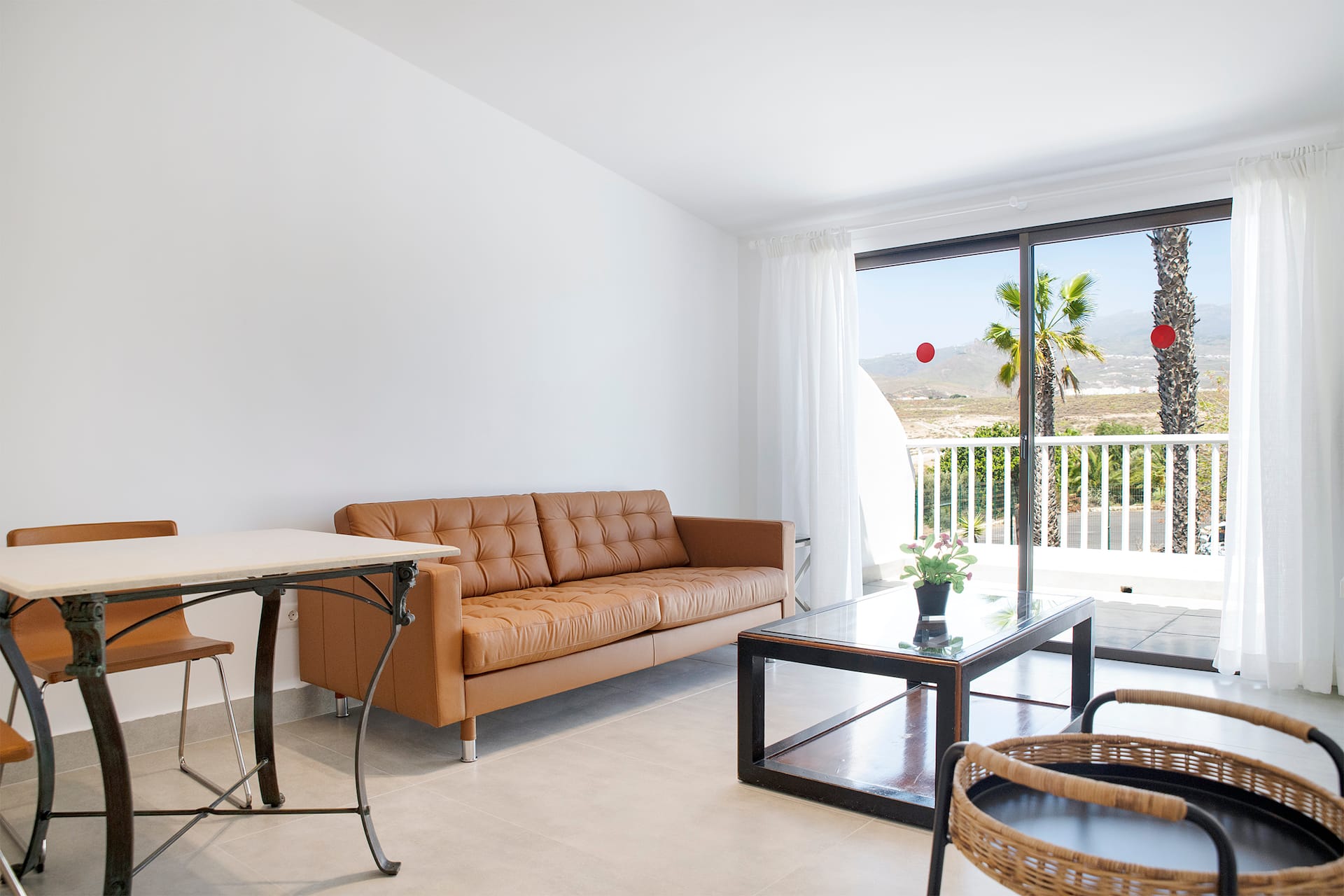 Newly refurbished apartment in the golf course