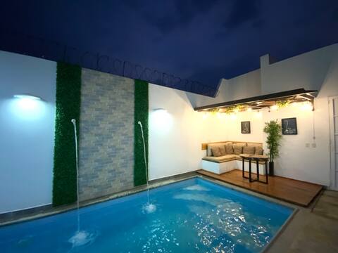 Casa Quinta Urbana with Swimming Pool / Central Acacias