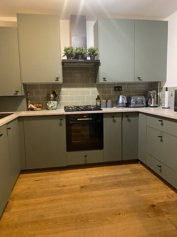 Stylish home in central London gallery image 4