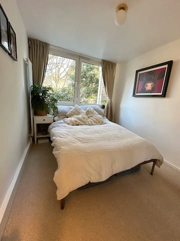 Stylish home in central London gallery image 5