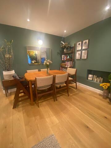 Stylish home in central London gallery image 2