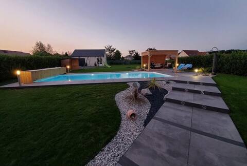 Villa neuve avec piscine à 15min du circuit 24h