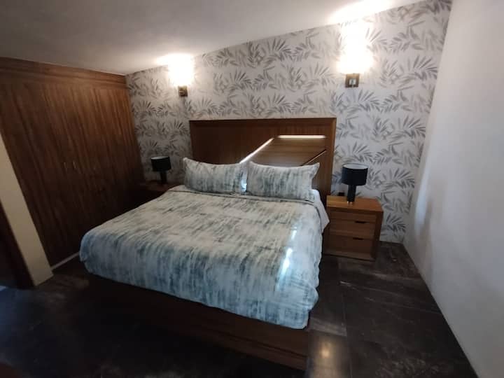 veľká manželská posteľ
