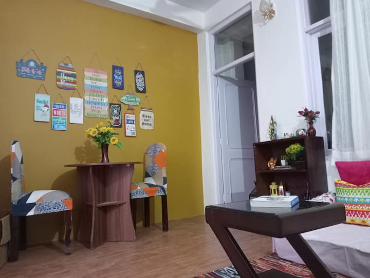 Ბინა - 2 (ძლიერი საოჯახო აპარტამენტი): მისაღები ოთახი, საძინებელი მიმაგრებული