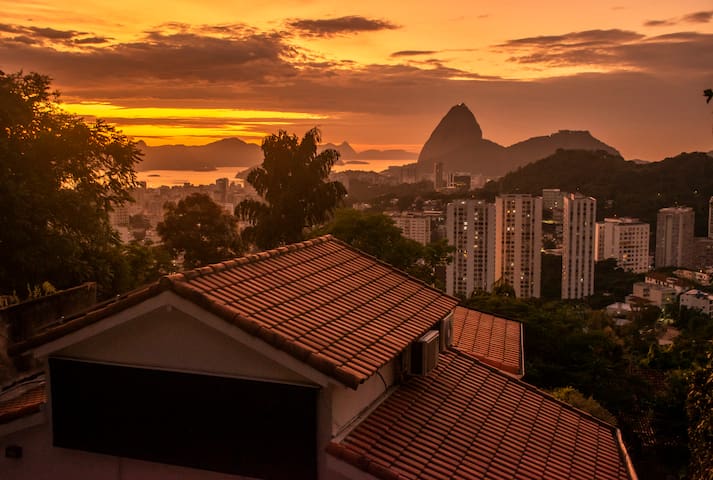 Casa charmosa com piscina e vista deslumbrante gallery image 3