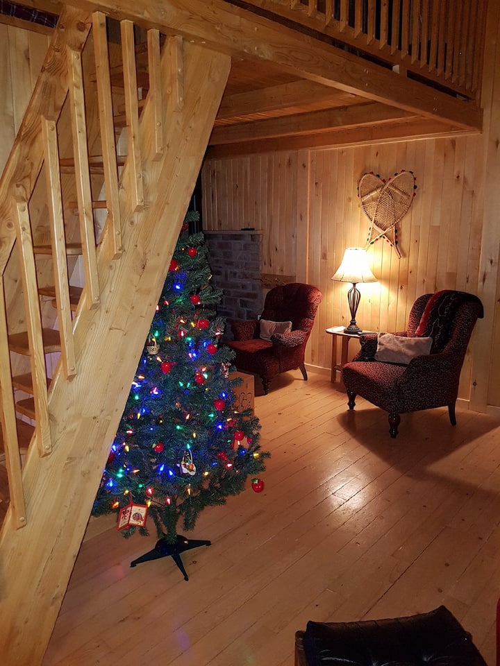 Le Chalet Claveau Houses for Rent in Le FjordduSaguenay, Quebec