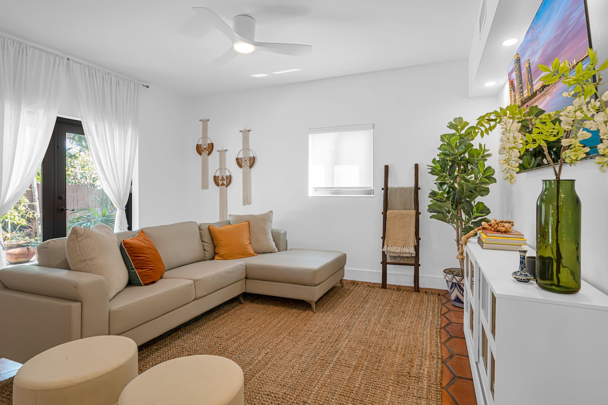 Top Airbnb: Cascada House in Coral Gables Area in Coral Gables