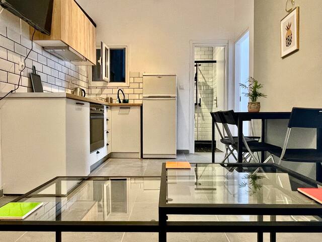 B&B Spacious Four-Bedrooms Apartments