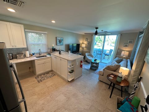 King Suite, Ground floor, Oceanside, Hot Tub, Deck