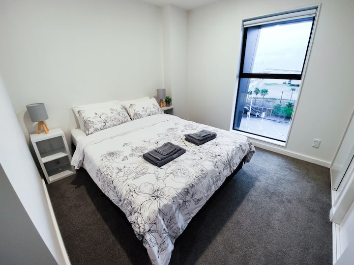 Wake Up To Harbour Views | Free Parking - North Shore