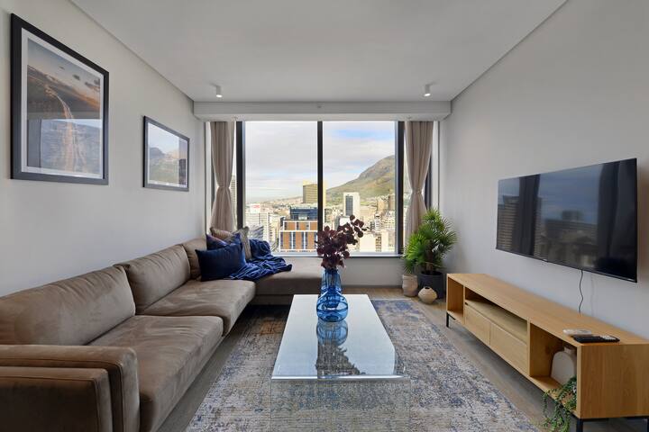 Luxury 2BR City Penthouse with Views! gallery image 4