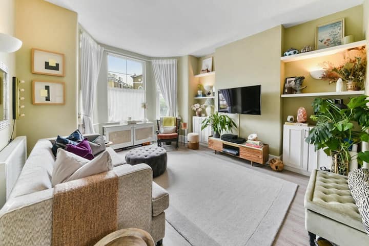 Cosy 1 bed apt close to station Flats for Rent in Greater