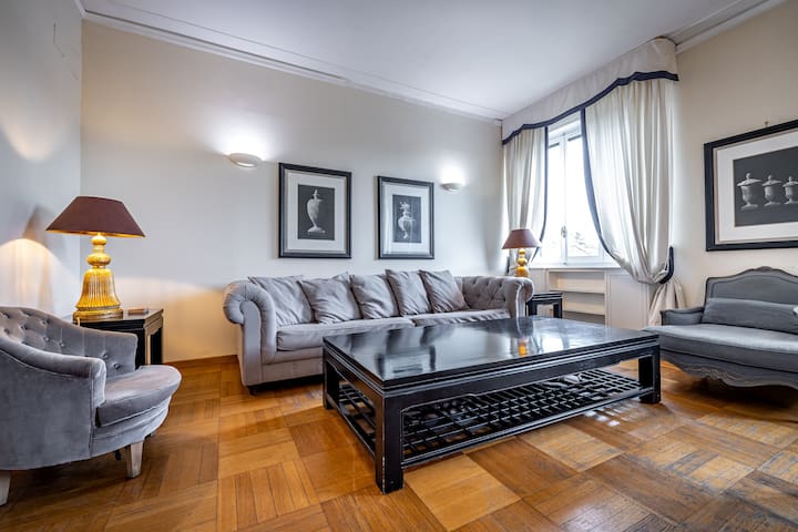 YID D’Azeglio luxury apartment with free parking