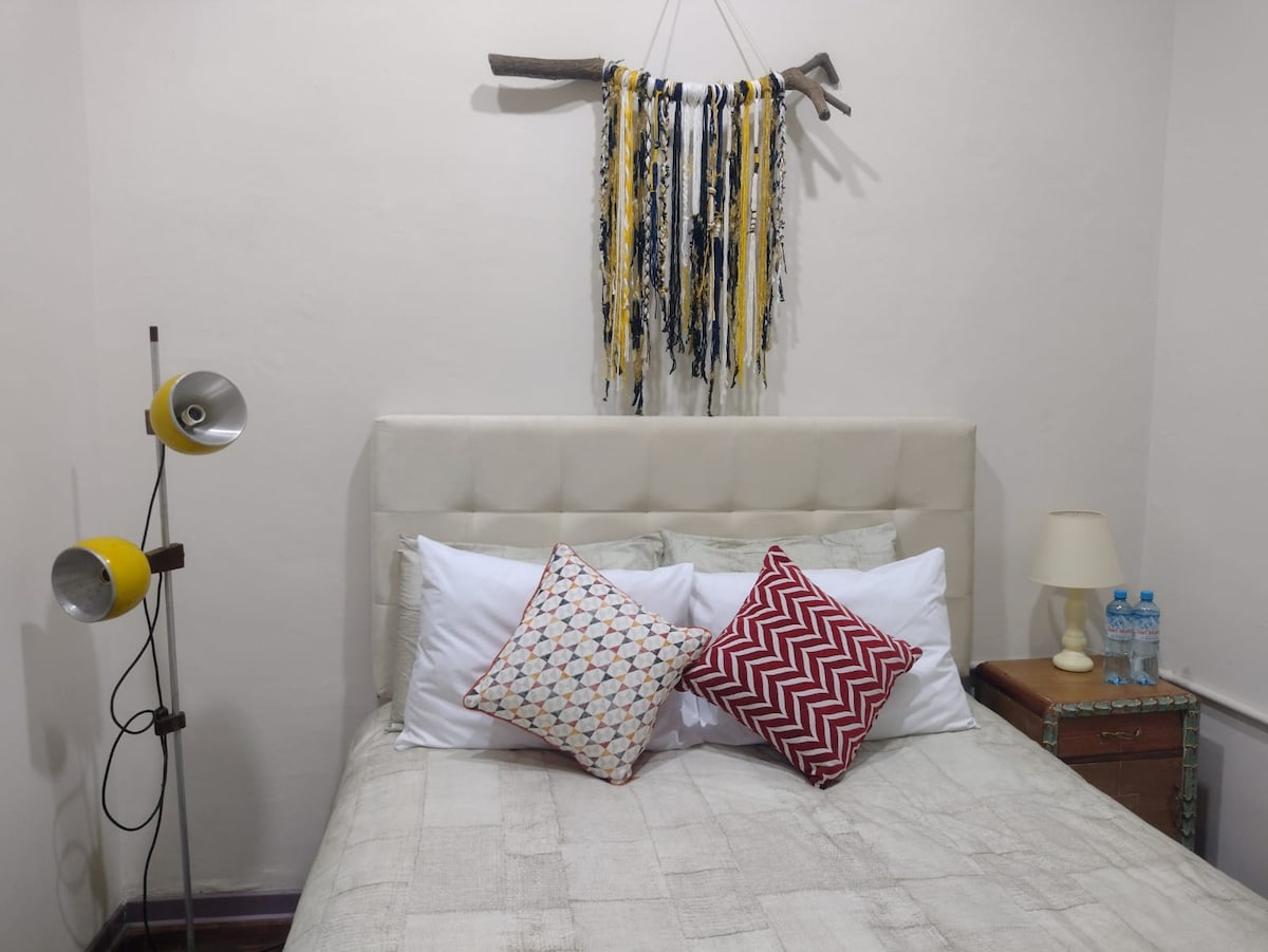 Საძინებელი 152 × 203 სმ