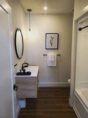 Copper Shore Lake House – Doncaster gallery image 5