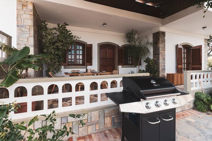 Private Villa with Pool in Heraklion gallery image 4