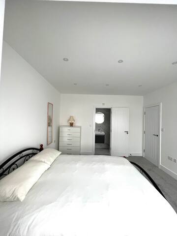 Home in London close to Station gallery image 4