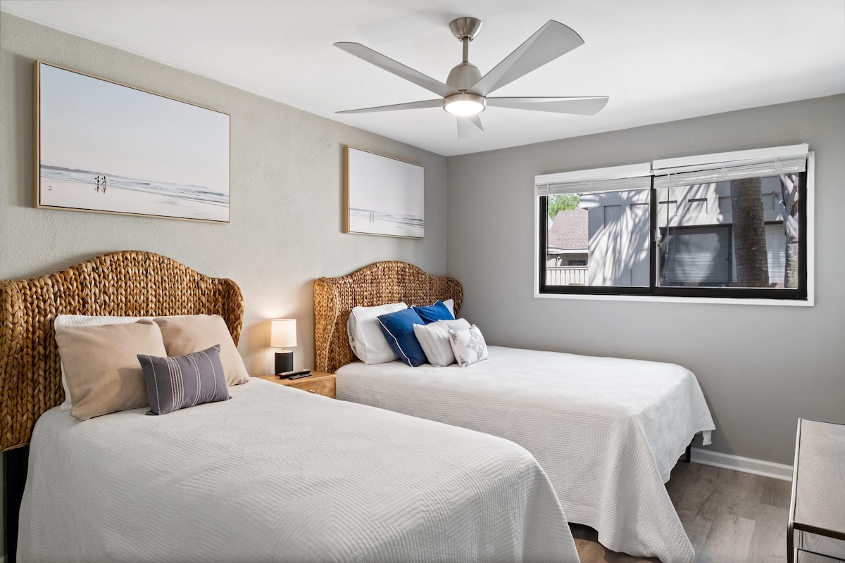 Guest Room iwith Queen and Twin