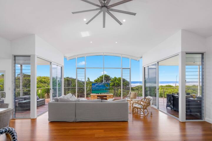 The Vibe Beach House – direct beach access, spa gallery image 5