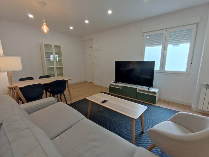 618F1 Apt Modern and Centrally located Apartments for Rent in Oviedo