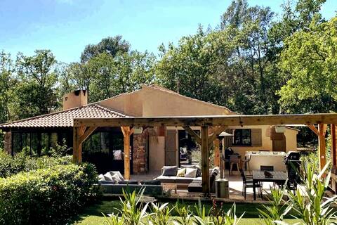 L'Oustaou  Var Piscine Spa class 5*