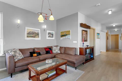Open and bright apartment in a quiet outdoor gem.