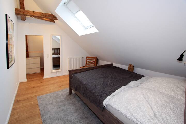 Schlafzimmer 1